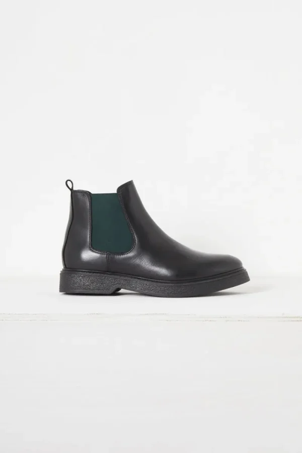 FRENCH CONNECTION Shoes<Nora Crepe Sole Chelsea Boots Black/BayouGreen